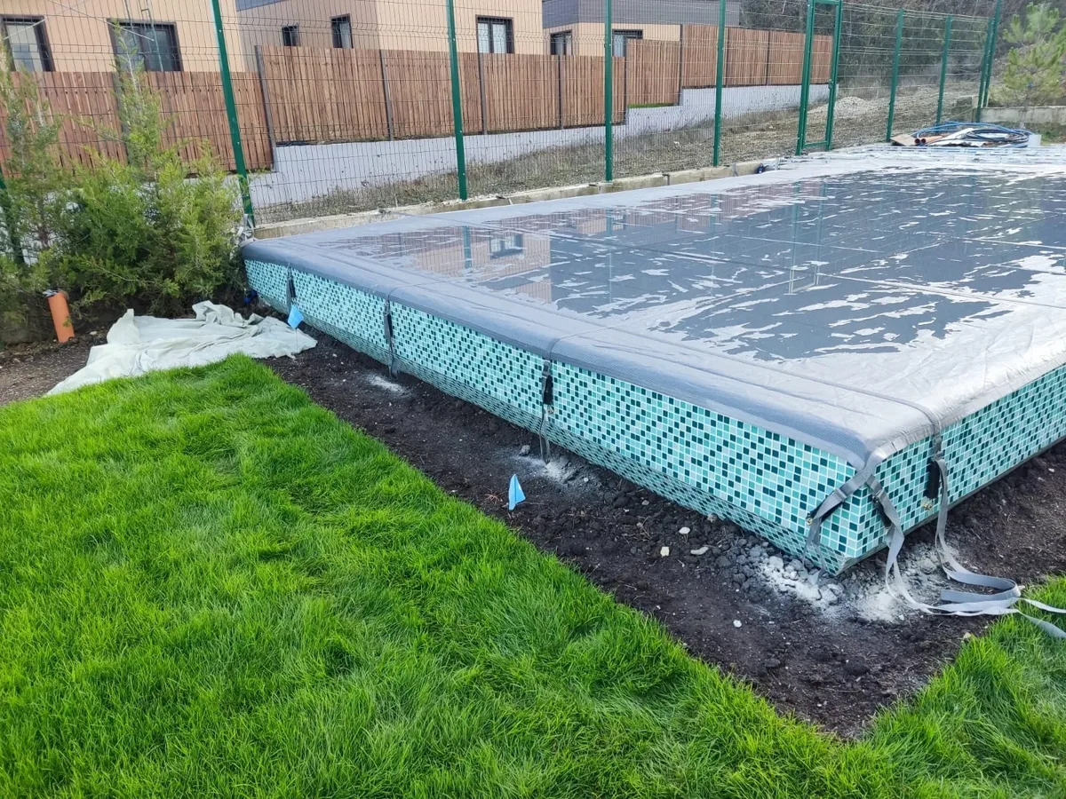 Батутное покрывало на бассейне в Ангарске